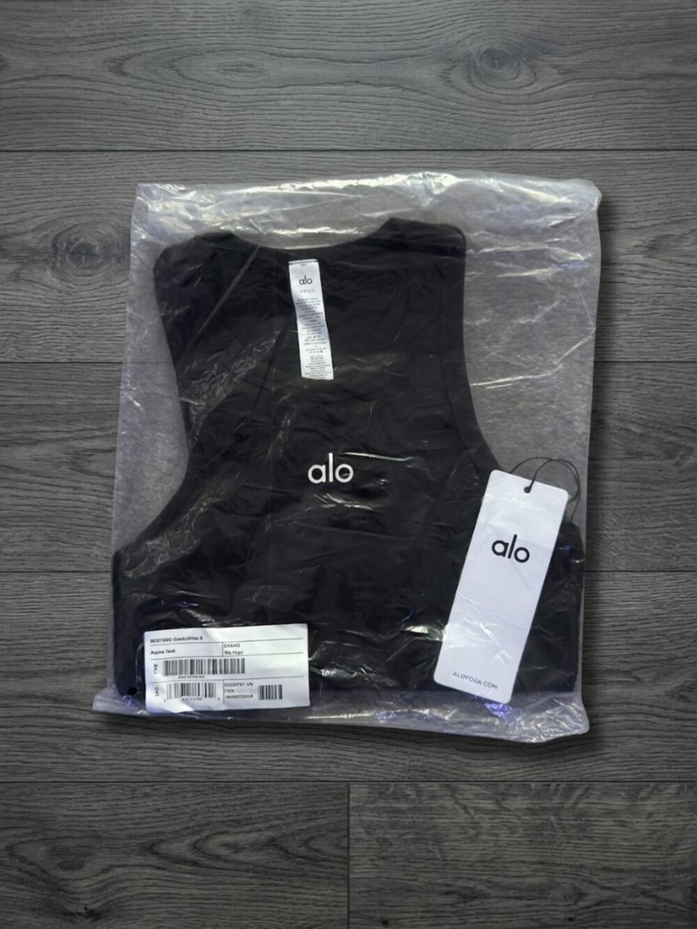 NWT Alo Yoga Aspire Tank Cropped Black/White | Multiple Sizes - Picture 3 of 6